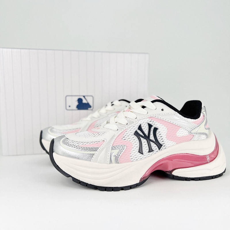 G*u*i casual shoes
